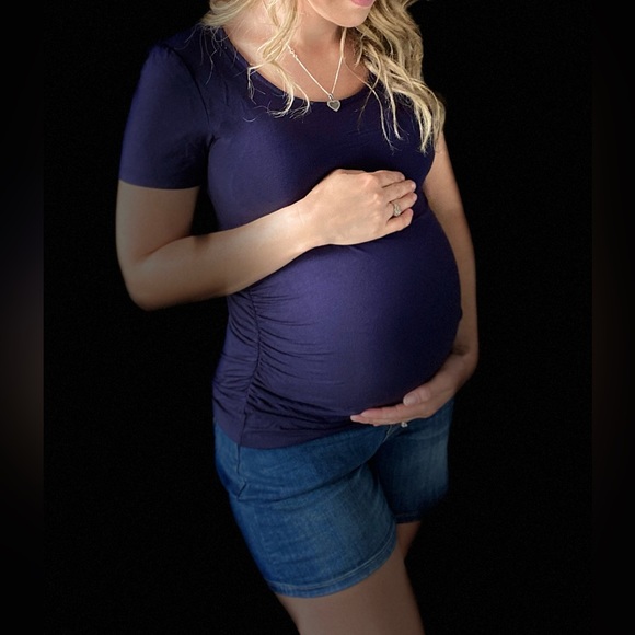 Demin Maternity Shorts - Picture 3 of 4